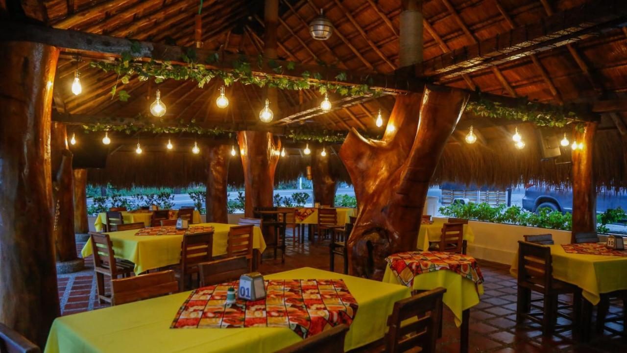 Hotel Y Restaurante Meson Del Gitano Caucasia Екстериор снимка
