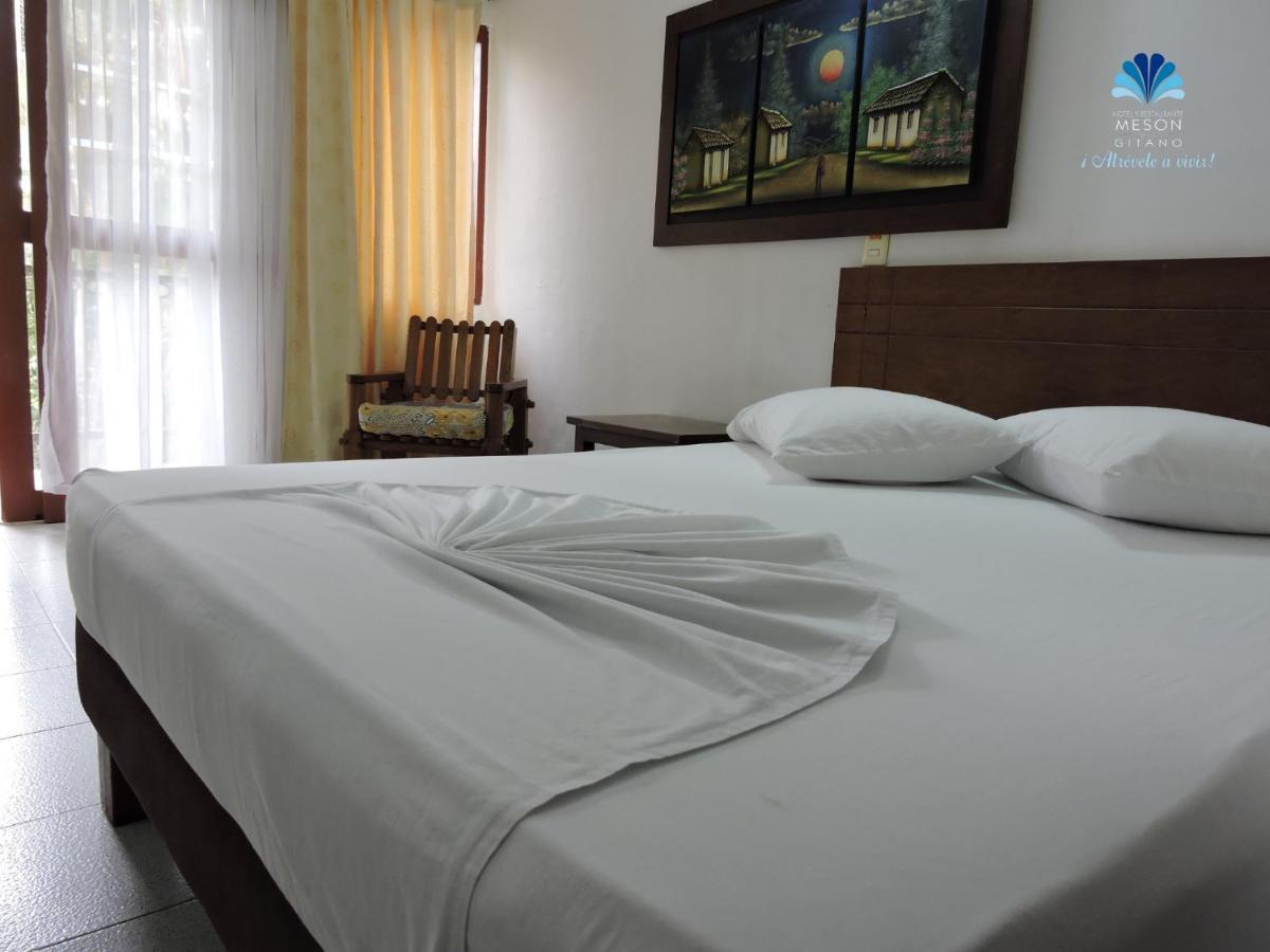 Hotel Y Restaurante Meson Del Gitano Caucasia Екстериор снимка