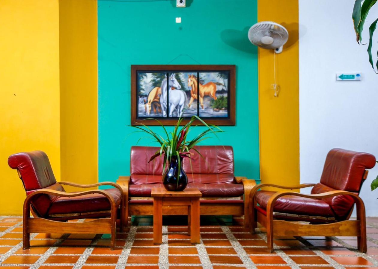 Hotel Y Restaurante Meson Del Gitano Caucasia Екстериор снимка