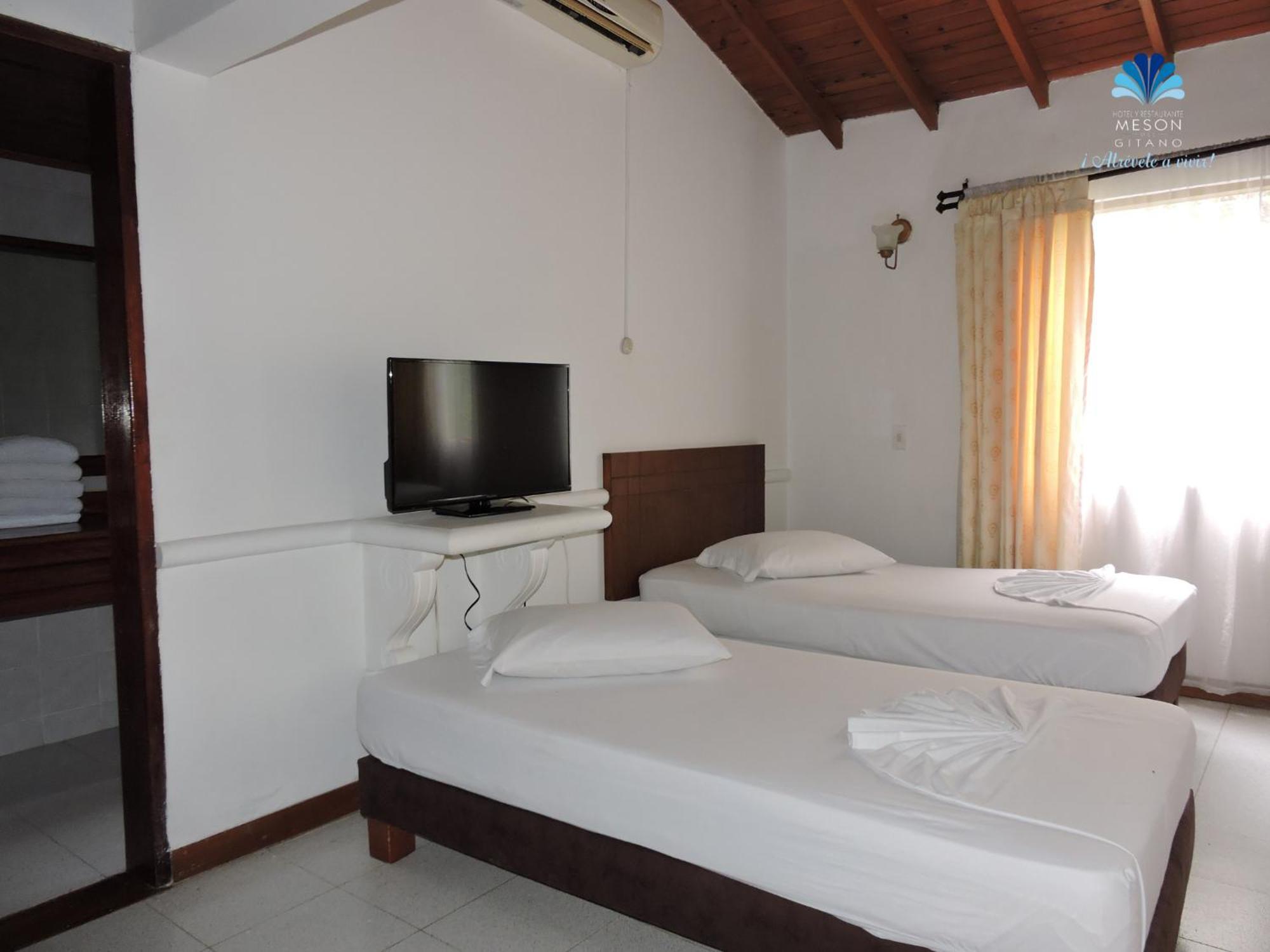 Hotel Y Restaurante Meson Del Gitano Caucasia Стая снимка