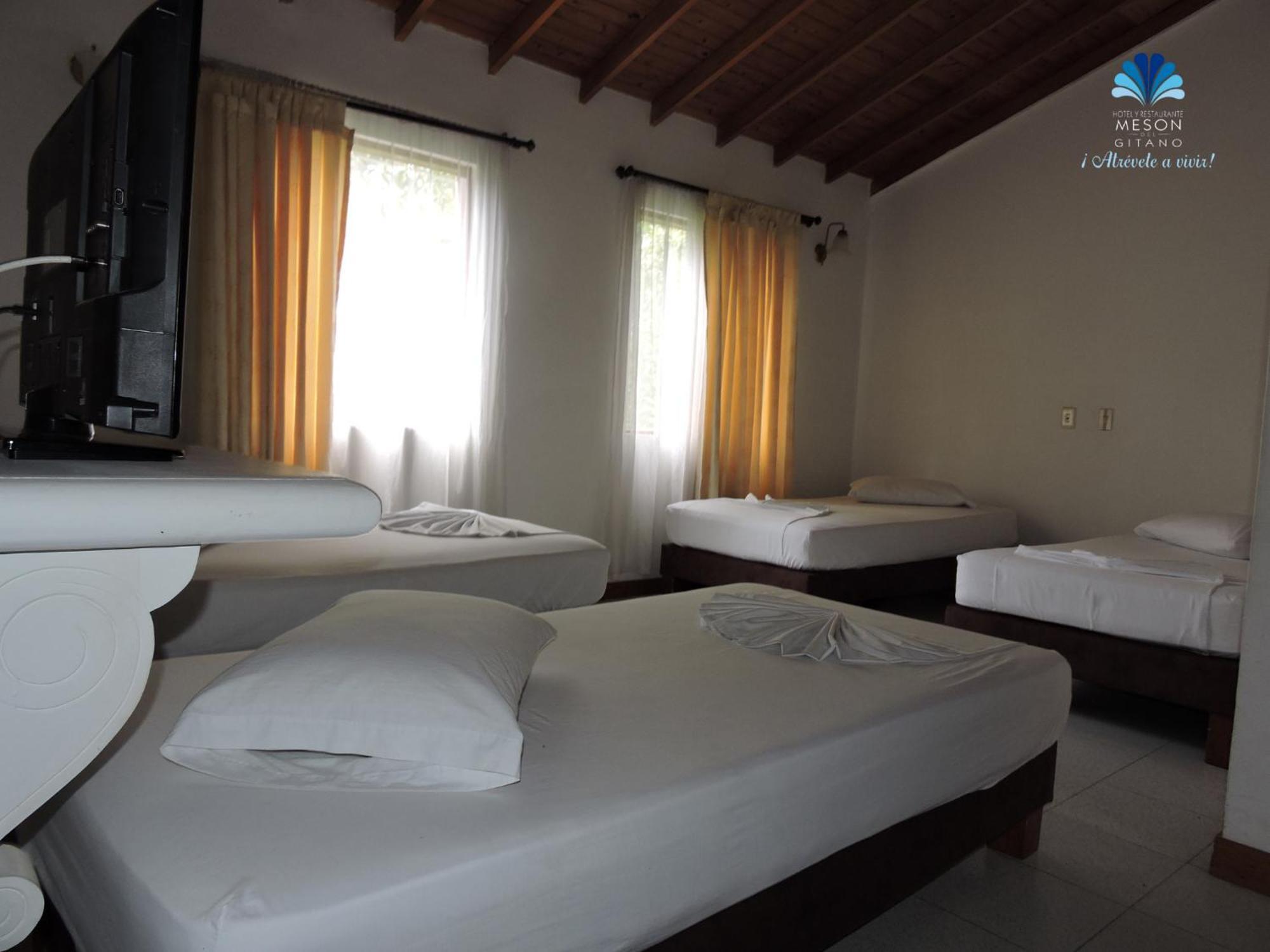 Hotel Y Restaurante Meson Del Gitano Caucasia Стая снимка