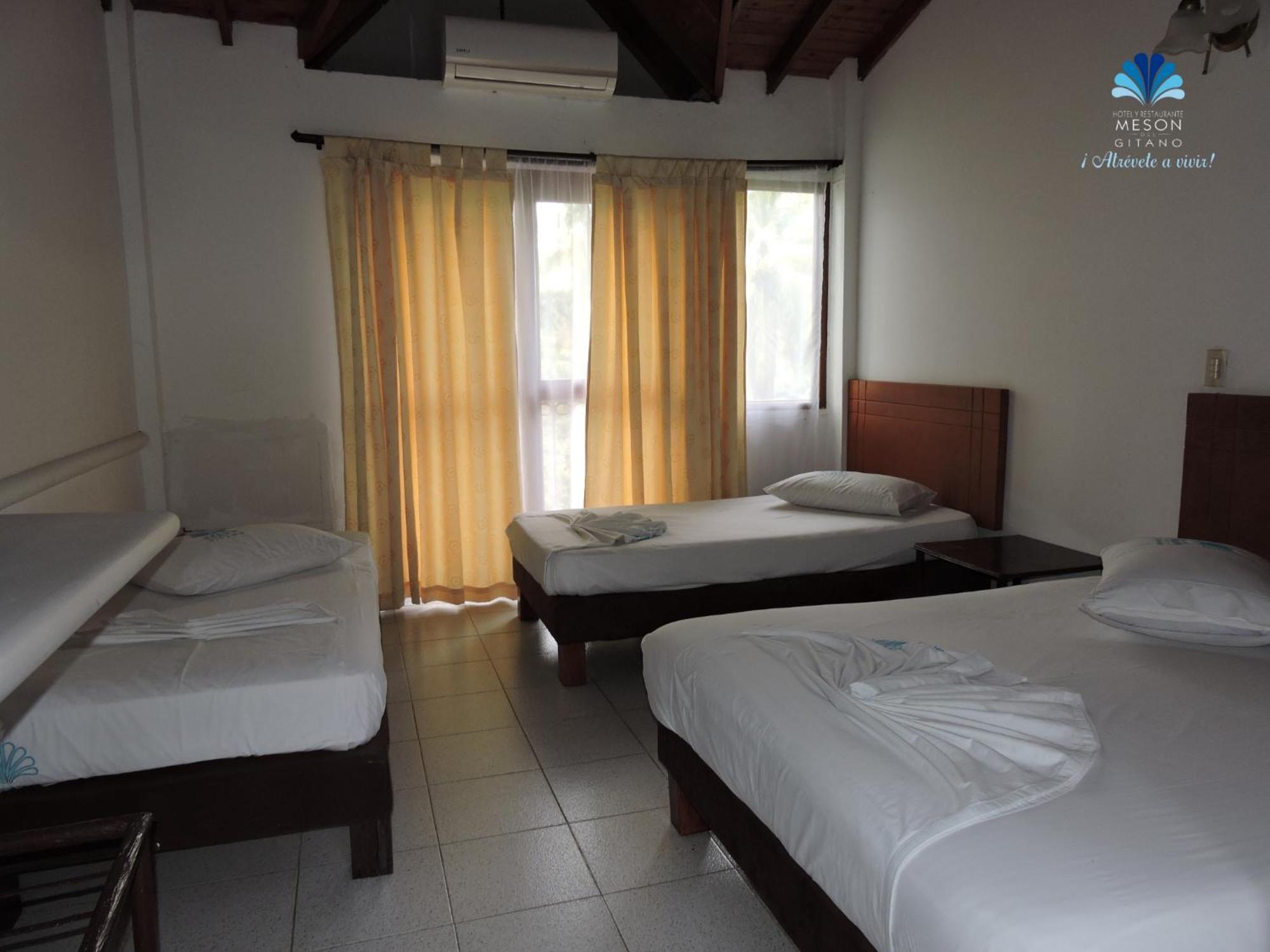 Hotel Y Restaurante Meson Del Gitano Caucasia Стая снимка