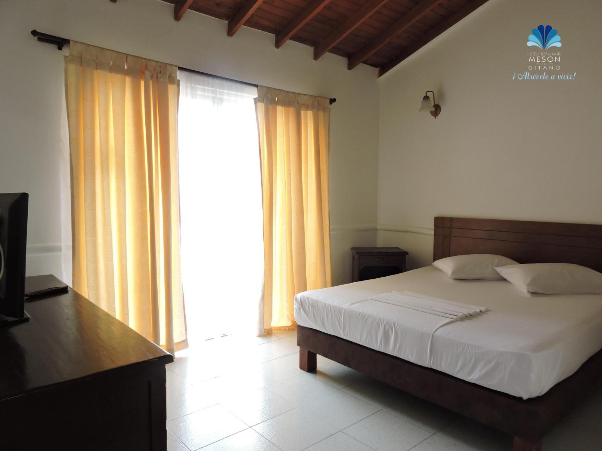 Hotel Y Restaurante Meson Del Gitano Caucasia Стая снимка