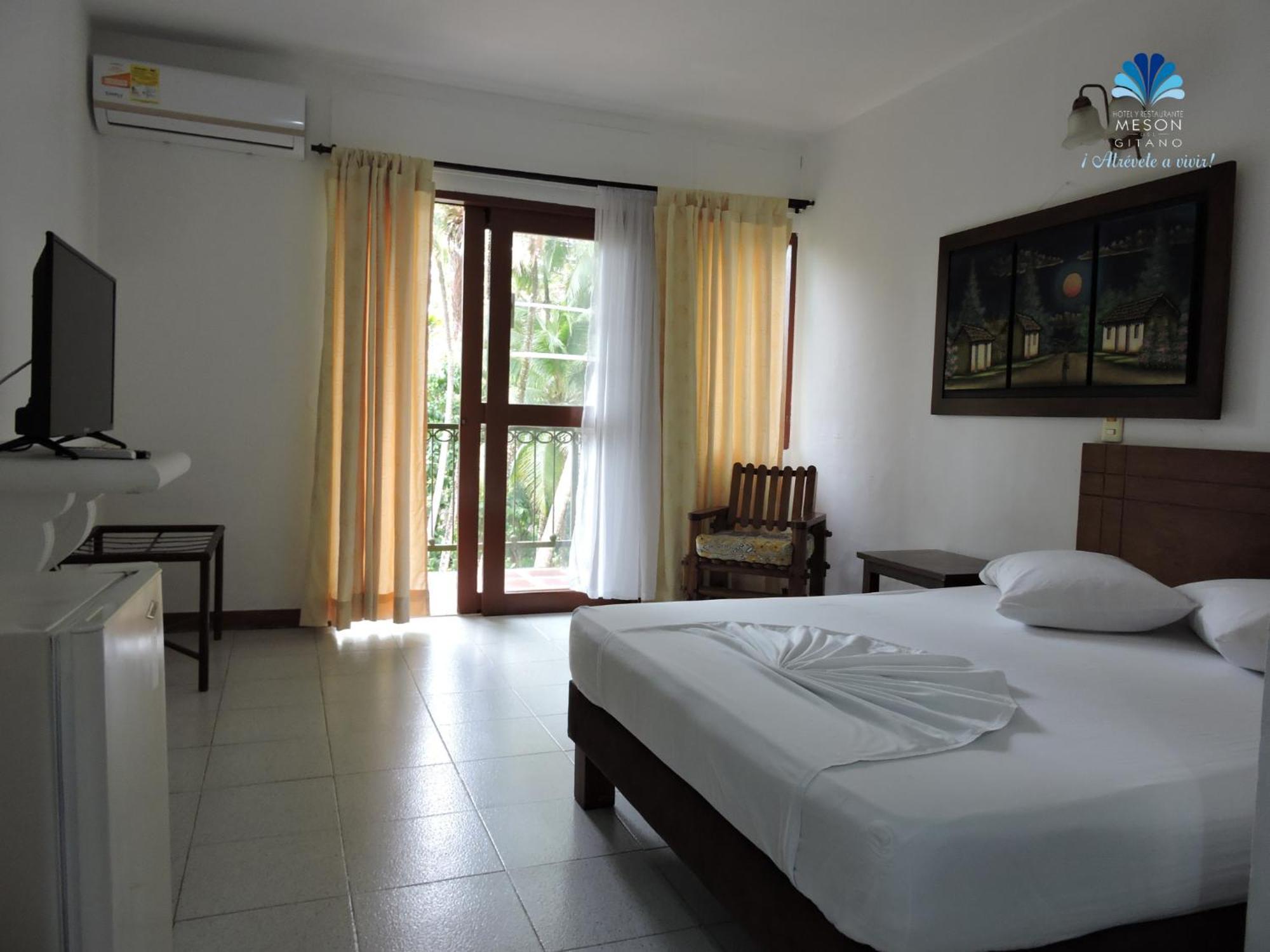 Hotel Y Restaurante Meson Del Gitano Caucasia Стая снимка