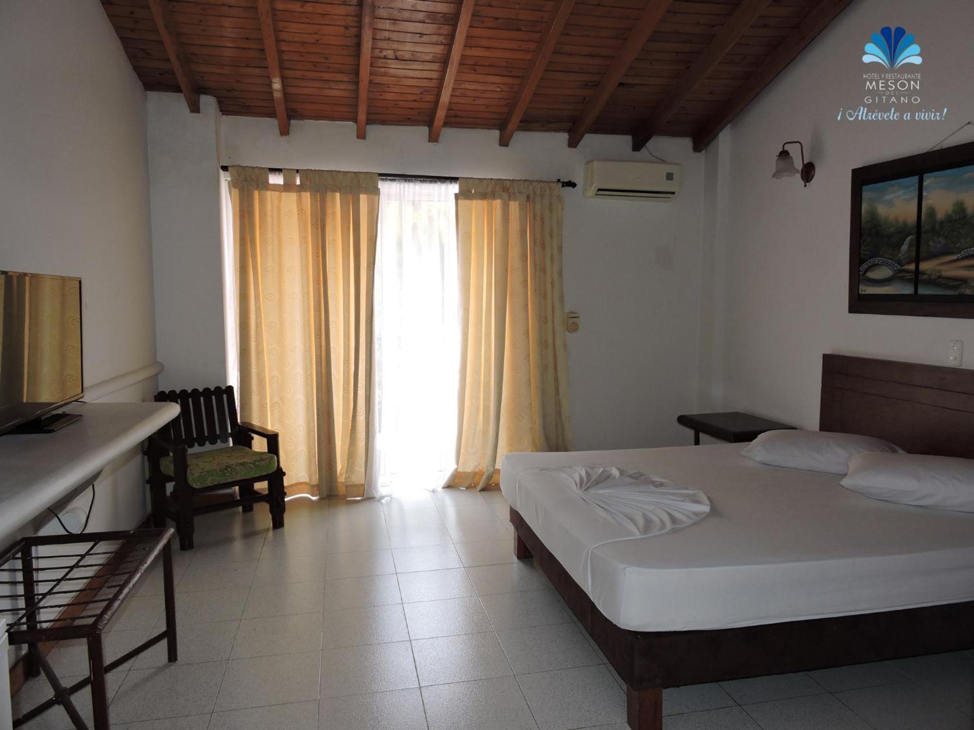 Hotel Y Restaurante Meson Del Gitano Caucasia Стая снимка